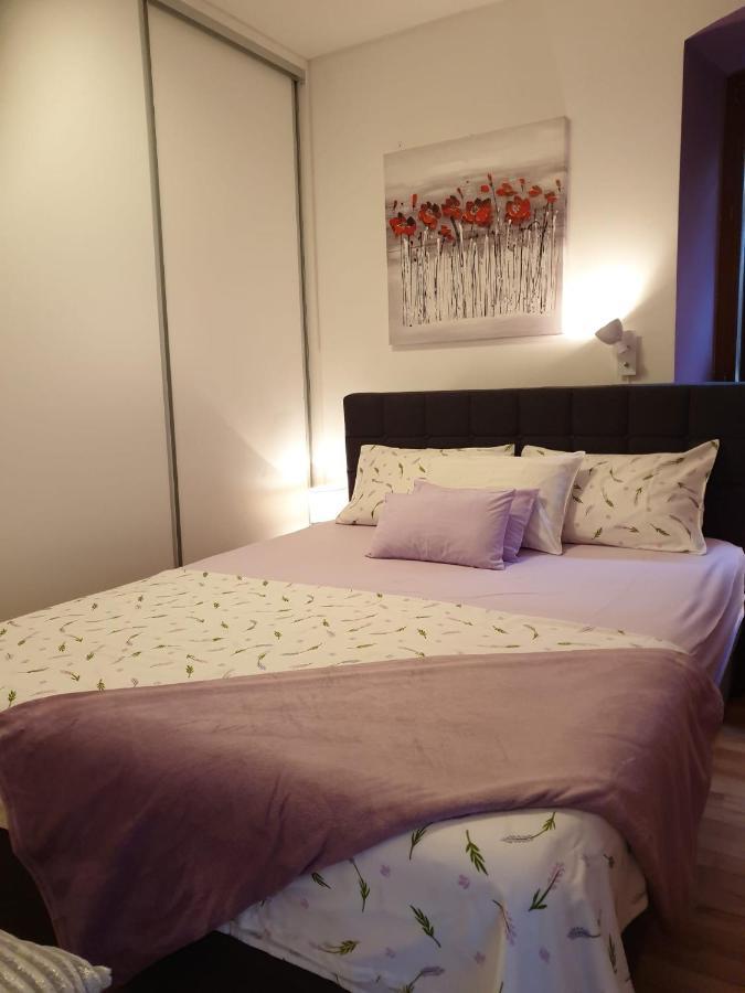 Apartments And Rooms Villa Lina สปลิท ภายนอก รูปภาพ