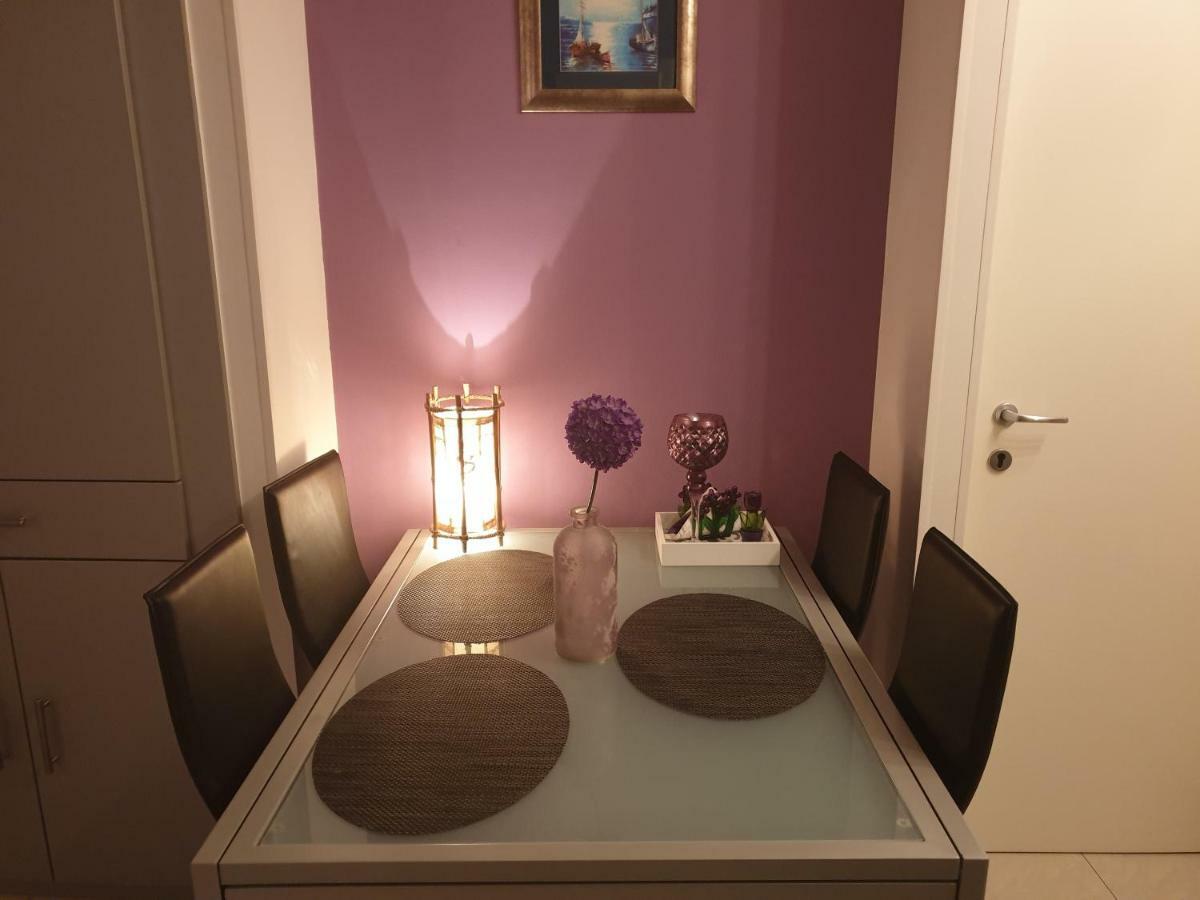 Apartments And Rooms Villa Lina สปลิท ภายนอก รูปภาพ