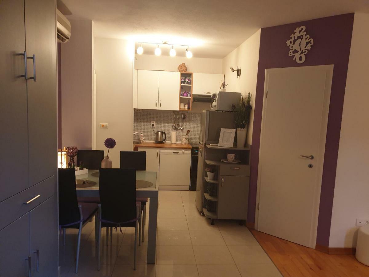 Apartments And Rooms Villa Lina สปลิท ภายนอก รูปภาพ